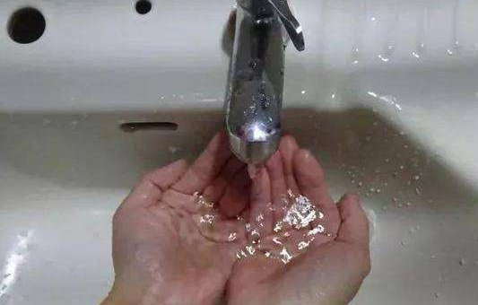 家里供水水管堵塞疏通