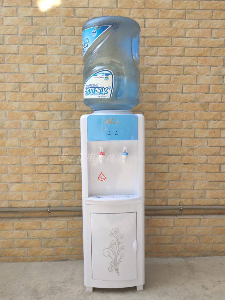 饮水机漏水，到底是哪里导致我们的饮水机漏水呢