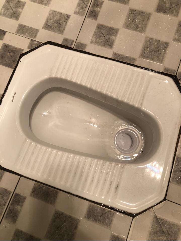 蹲厕堵了怎么疏通