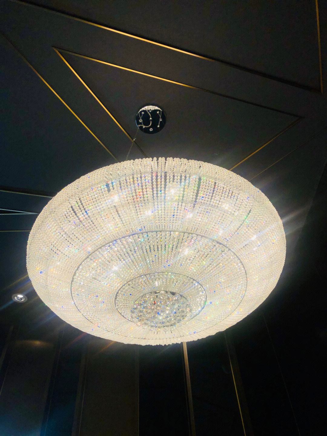 灯坏了在哪里找师傅进行维修，如何快速联系师傅来替我们进行维修