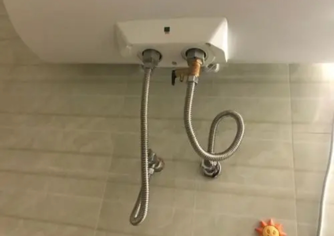 热水器不出热水什么原因？冬天洗澡热水器没有热水怎么回事？